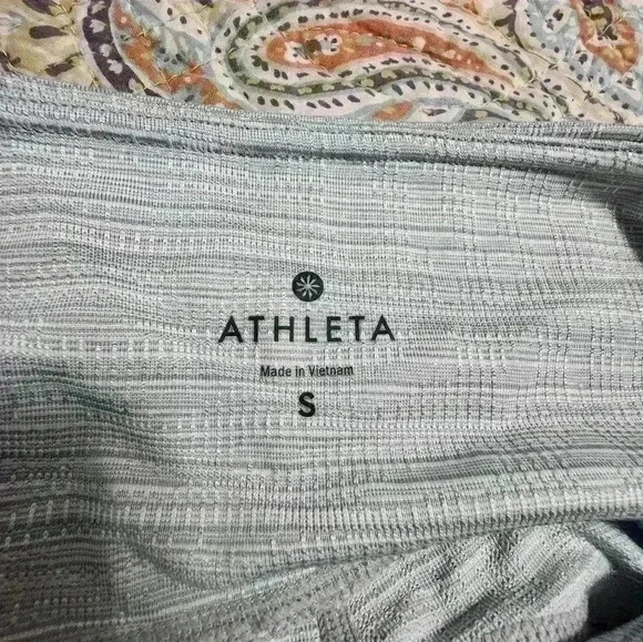 Athleta Jacquard Mesh Chat To Town Crop leggings size small - Picture 4 of 5